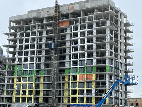 Building with steel framing